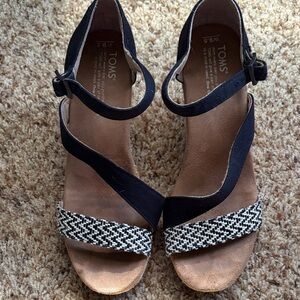 TOMS Women's Black and White Strappy Sandals